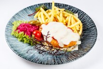 Филе куриное с помидором и моцареллой